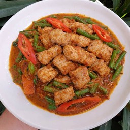ผัดพริกแกงหมู