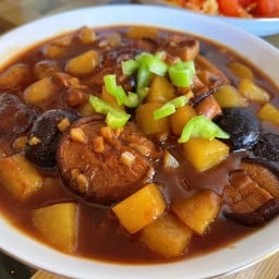 土豆烧鸡ไก่ตุ๋นซอส