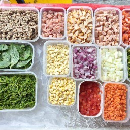 ข้าวไข่เจียว น้ำพริกกะปิ - แกงเห็ดรสเด็ด  - ประชาอุทิศ79 ลงสะพานสูง ร้านอยู่ ซ้ายมือ  ตลาดเย็นข้างเซเว่น