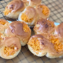 ขนมปังไส้ฝอยทอง 3 ชิ้น