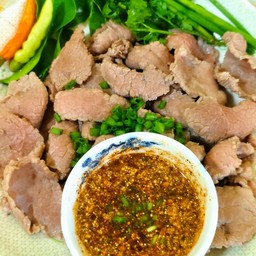 ลวกจิ้มเนื้อล้วนๆพร้อมจิ้มขมๆๆ