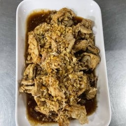 กับข้าว หมูชิ้นทอดกระเทียม