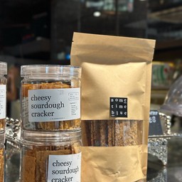 Cheesy sourdough cracker + Mixed grain