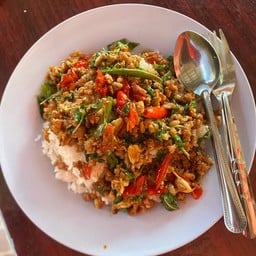 ร้าน น้องไอริณ (อาหารตามสั่ง)