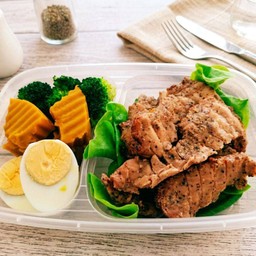 ชุดสไลด์อกไก่ย่างพริกไทยดำ