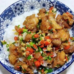 ข้าวราดคั่วพริกเกลือ