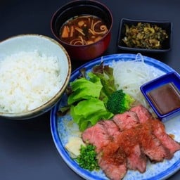 วากิวโรสต์บีฟย่างถ่าน A5 Wagyu Roast Beef Set