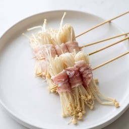 สามชั้นพันเห็ดเข็มทอง