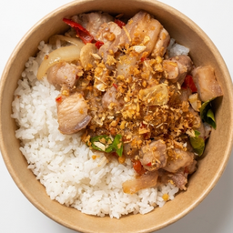 ข้าวหน้าหมูสามชั้นคั่วพริกเกลือ