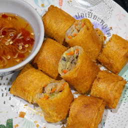 ปอเปี๊ยะทอดไส้ผัก