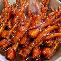 ร้านยำเจ๊จุ๋ม