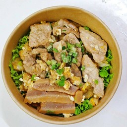 คั่วไก่ตองหก