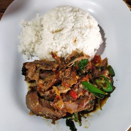 ผัดกระเพราขาหมู ราดข้าว