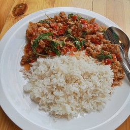 กระต๊ากระเพราไก่กรอบ