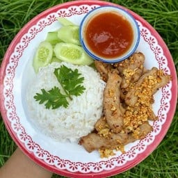 ข้าวหมูกระเทียม