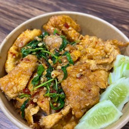ข้าวกระเพาไข่เจียว