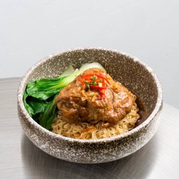 C2 บะหมี่ไก่ตุ๋นหอมซีอิ้ว