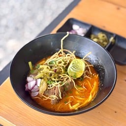 ข้าวซอยเนื้อตุ๋น