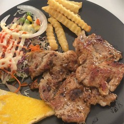 สเต็กเนื้อพริกไทยดำ