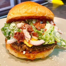 ซีซาร์-ชีสเบอร์เกอร์เนื้อ ( Caesar-Cheese Burger-Angus Beef )