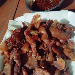 เนื้อทอดน้ำปลาพร้อมจิ่มแจ่ว