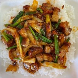 ร้านป้าเล็ก อาหารตามสั่ง เดชพลาซ่า เดชอุดม