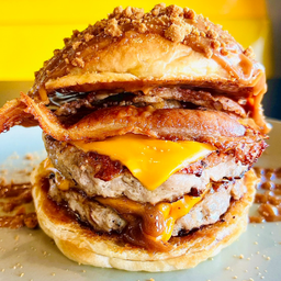 ดับเบิ้ลเบอร์เกอร์เนื้อบิสคอฟเบคอน (Double Biscoff Bacon Beef Burger - Angus Beef)