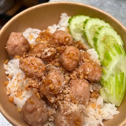 ข้าวหมูเด้งกระเทียม