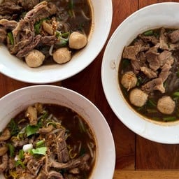 ก๋วยเตี๋ยวเรือต้นต้น สาขาพังโคน
