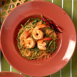 ผัดหมี่กระเฉดพริกกุ้ง