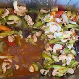 ผัดเปรี้ยวหวาน