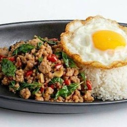 ข้าวกระเพา+ไข่ดาว