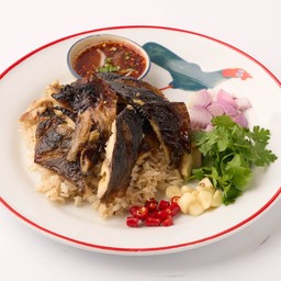 ข้าวปลาดุกแกะ ข้าวผัดน้ำปลา