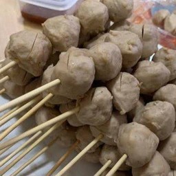 ลูกชิ้นย่าง & ไส้กรอกย่าง ศาลหิน