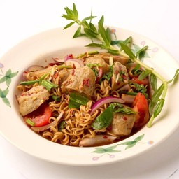 ยำหมูยอปลาร้า มาม่า
