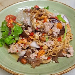 ยำไทยหมูสับมาม่า LS