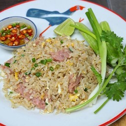 ข้าวผัดแหนม
