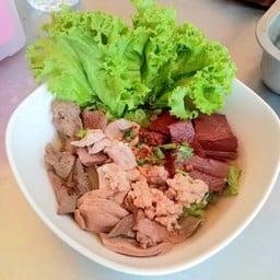 ก๋วยเตี๋ยวไก่มะระ นครชัยแอร์