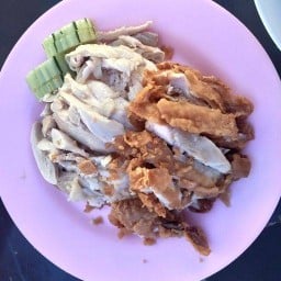 โกเดี่ยว ข้าวมันไก่ + อาหารอีสานรสแซ่บ หน้าCJ มินิแบ ประตู2