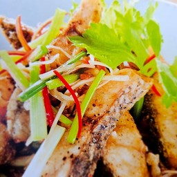 เนื้อปลากระพงผัดคื่นฉ่าย