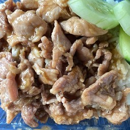 ข้าวราดหมูกระเทียม