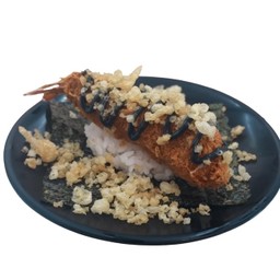 B26 เทมากิกุ้งทอดซอสชาโคล (Fried Shrimp with Charcoal Sauce Temaki)