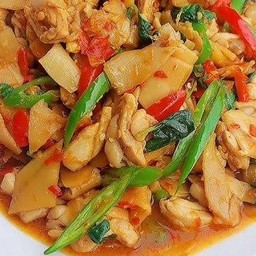 ผัดหน่อไม้ไก่