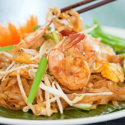 ผัดไทยกุ้งสด