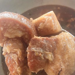 พะโล้หมูมันล้วนๆ
