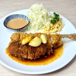 ชุดไก่ทอดติดกระดูก ซอสเดมิกลาส (Set) Juicy Chicken with  Demi-Sauce