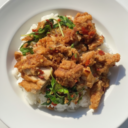 ข้าวกะเพราไก่กรอบ