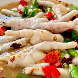 ซุปเปอร์ตีนไก่ ซดร้อนๆ จัดจ้าน