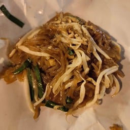 ผัดไทย โคตรกาก By เชฟโจ๊ก ตลาดเซฟวันโก แยป คปอ.