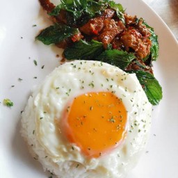ข้าวกะเพราหมูย่าง+ไข่ดาว